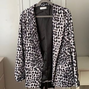 Beautiful leopard print blazer.